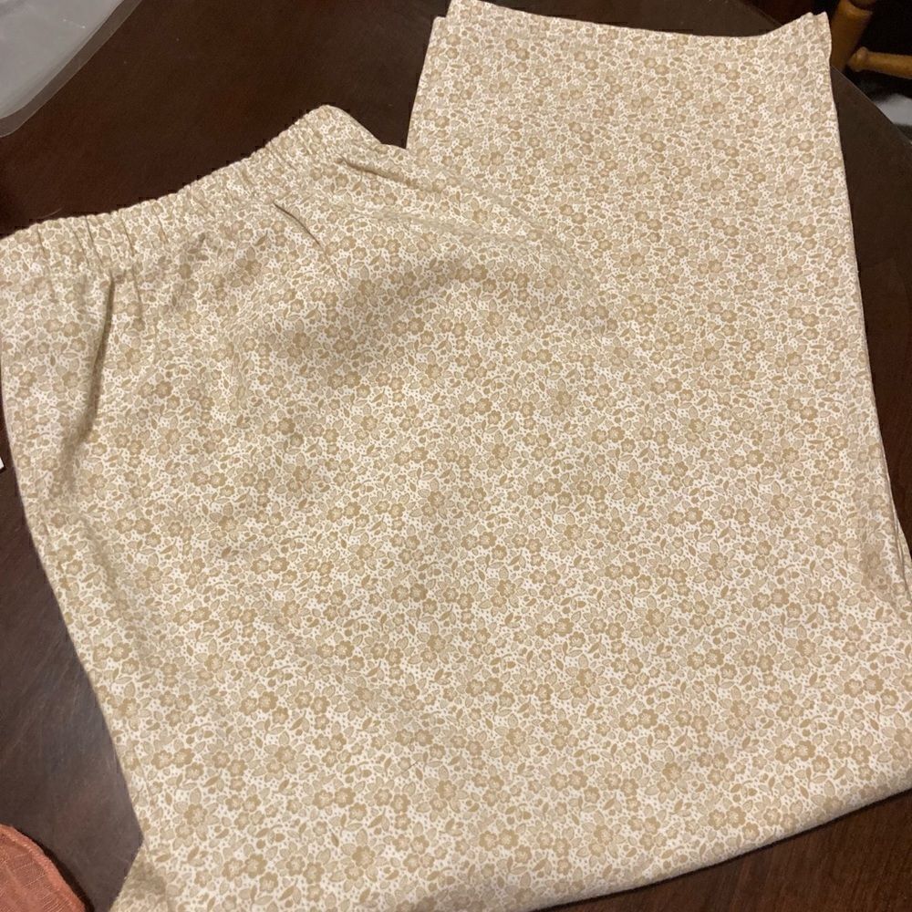 ST JOHNS BAY Cropped (mid-calf) full elastic waist (15” unstretched) /  SZ 2X.